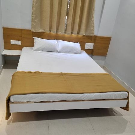 Vivanta Inn Lodge, Solapur Exteriér fotografie