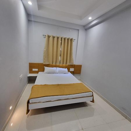 Vivanta Inn Lodge, Solapur Exteriér fotografie