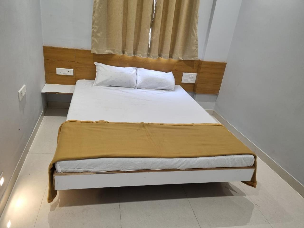 Vivanta Inn Lodge, Solapur Exteriér fotografie