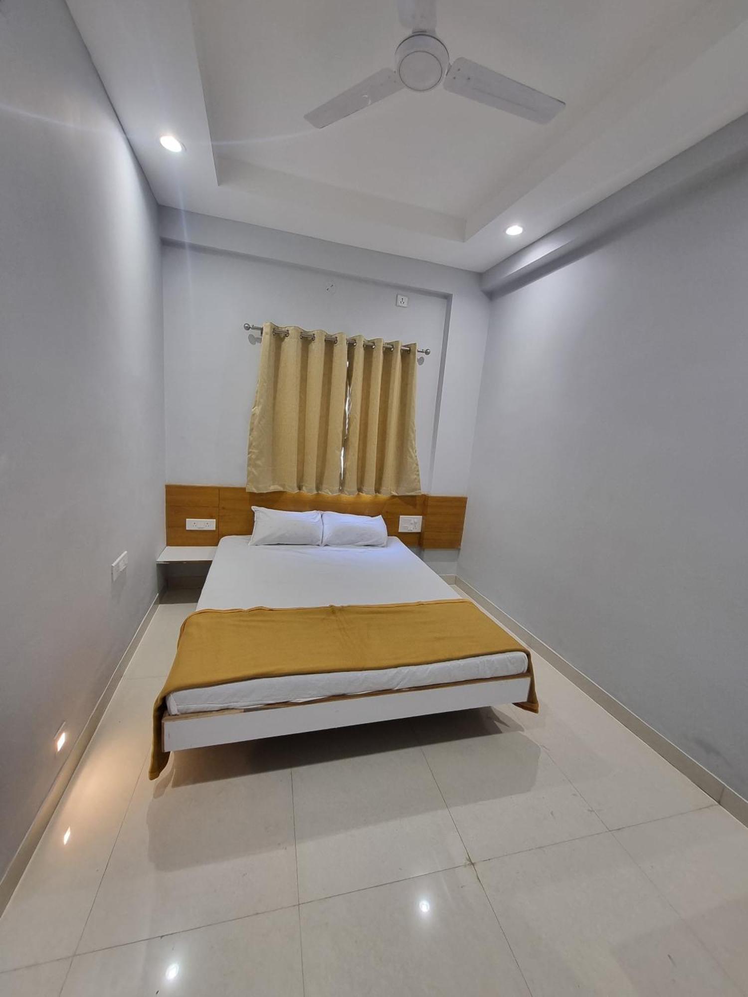 Vivanta Inn Lodge, Solapur Exteriér fotografie