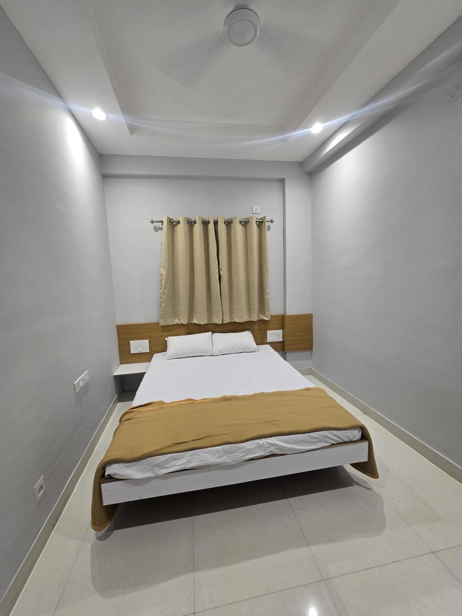 Vivanta Inn Lodge, Solapur Exteriér fotografie