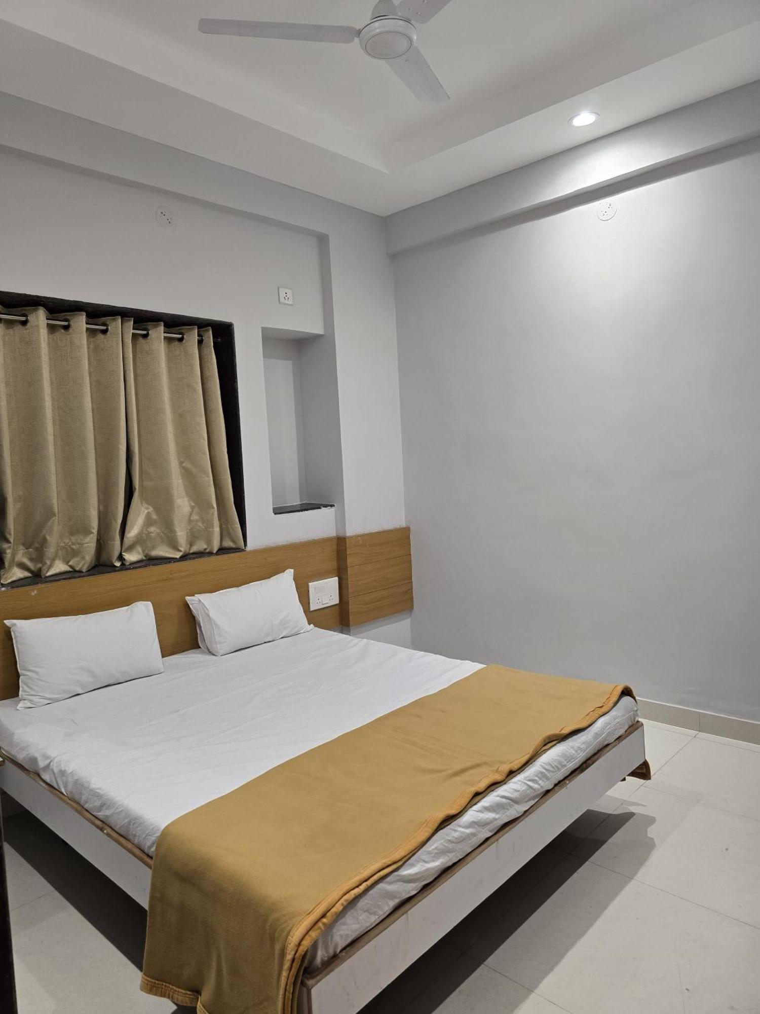 Vivanta Inn Lodge, Solapur Exteriér fotografie